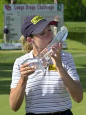 Cristie Kerr kisses the LPGA Longs Drugs Challenge trophy